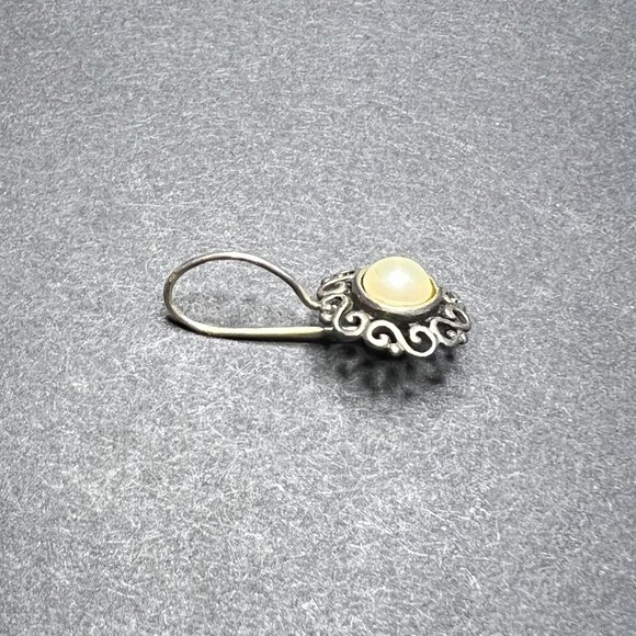 ONE Vintage 925 Sterling Silver Filigree MOP Mother of Pearl Dangle Earring 1.3g - Picture 3 of 6